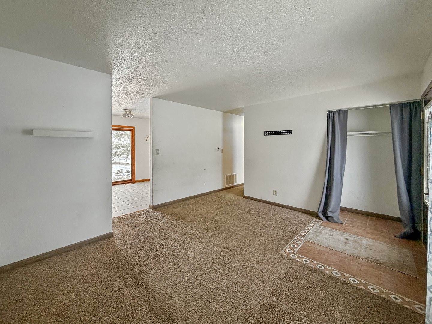 215 Baird Street, Dakota, IL 61018