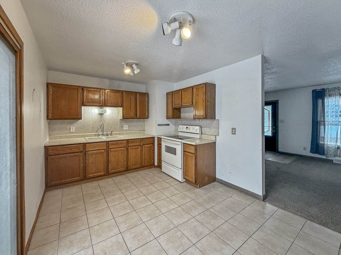 215 Baird Street, Dakota, IL 61018