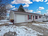 215 Baird Street, Dakota, IL 61018