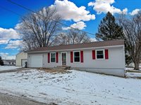 215 Baird Street, Dakota, IL 61018