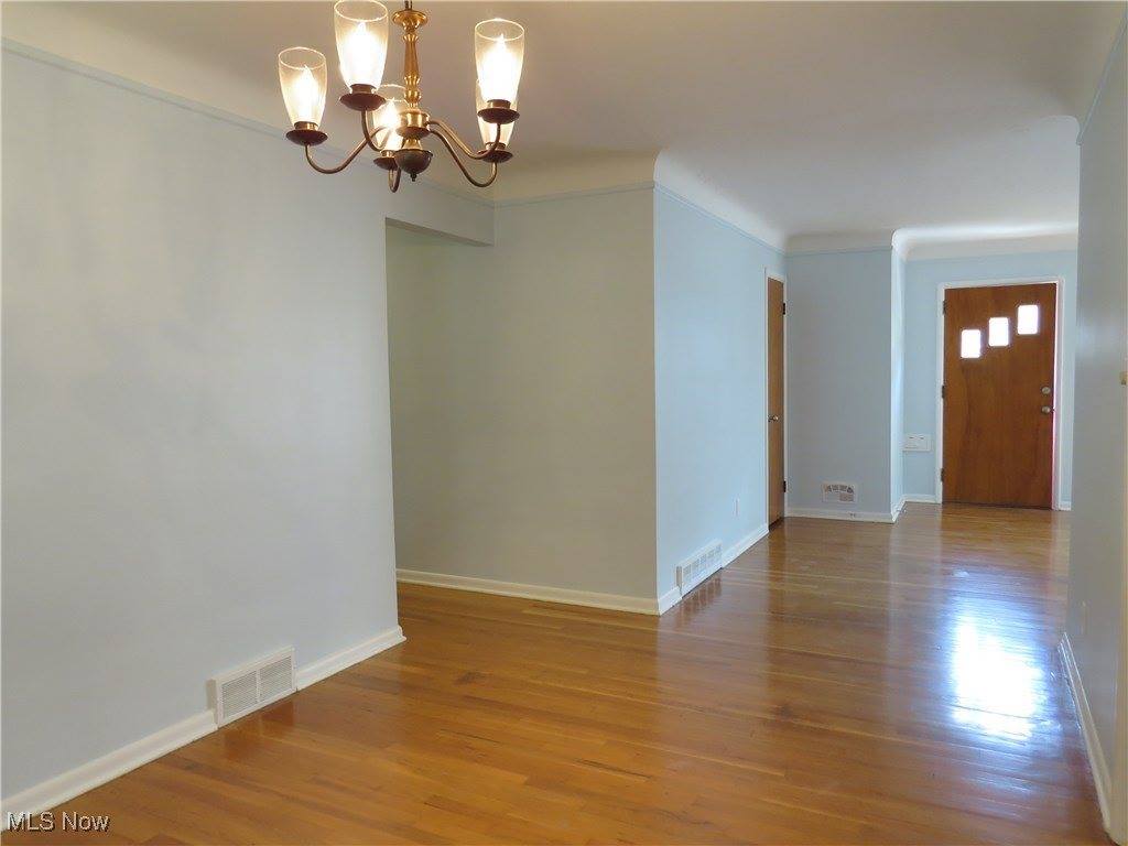 25316 Conover Drive, Bay Village, OH 44140