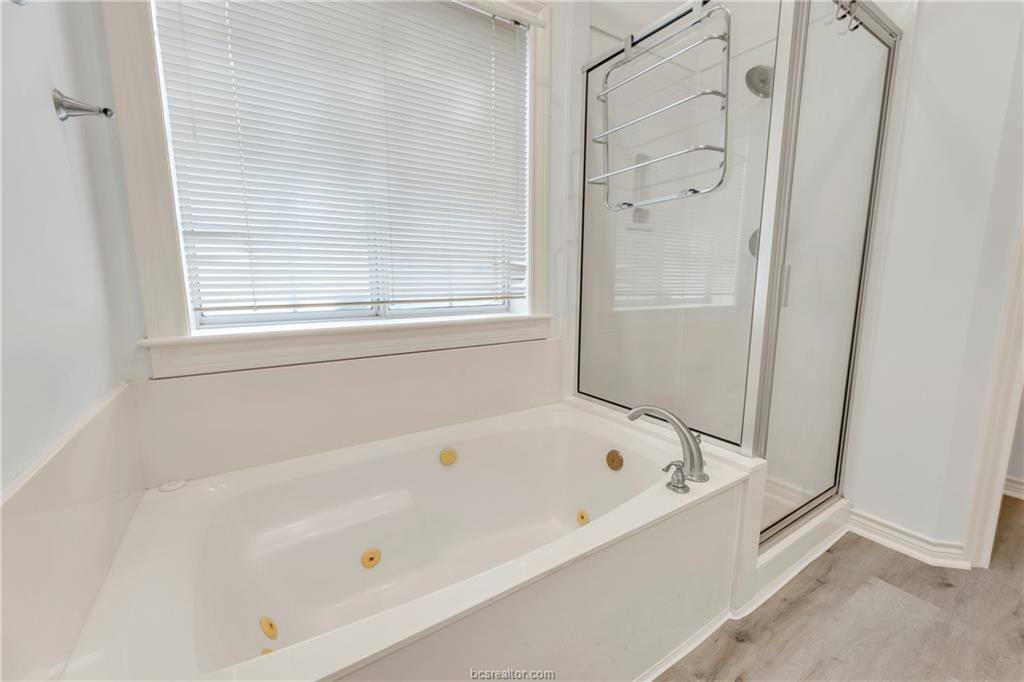 5560 Timberwood Drive, College Station, TX 77845