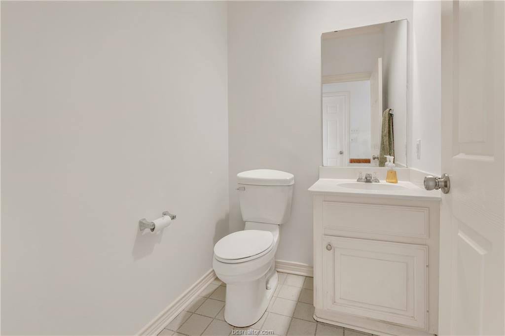 5560 Timberwood Drive, College Station, TX 77845