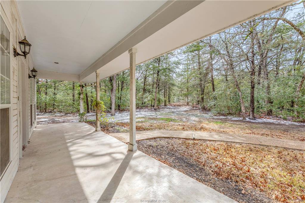 5560 Timberwood Drive, College Station, TX 77845