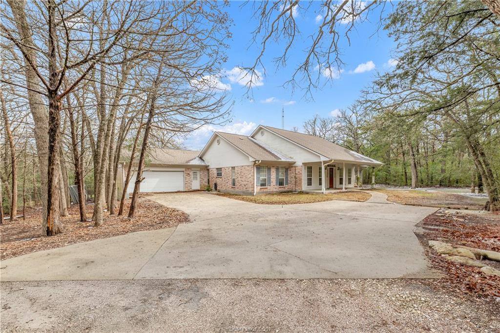 5560 Timberwood Drive, College Station, TX 77845