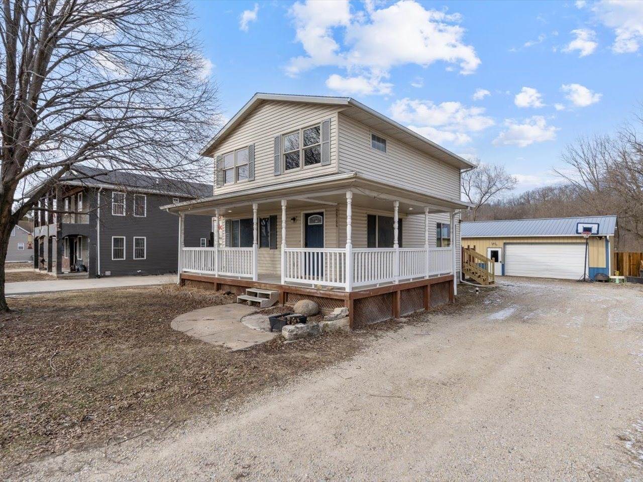 24784 Valley Drive, Pleasant Valley, IA 52767