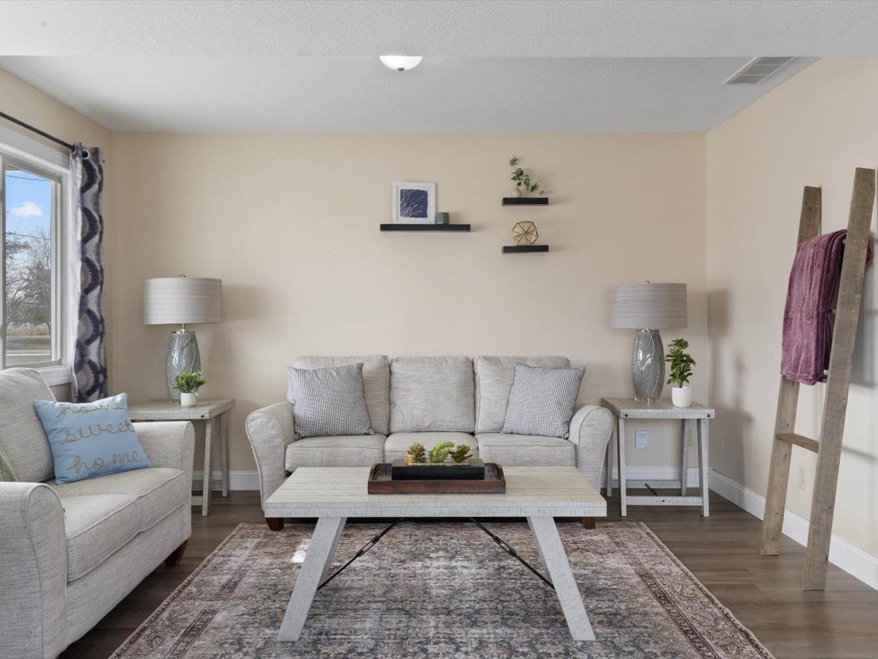 24784 Valley Drive, Pleasant Valley, IA 52767