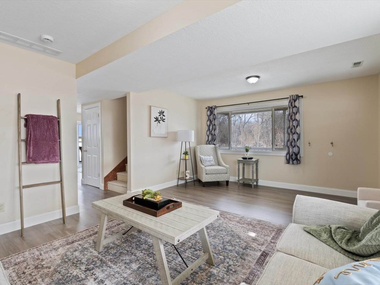 24784 Valley Drive, Pleasant Valley, IA 52767