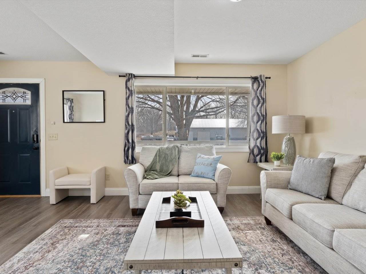 24784 Valley Drive, Pleasant Valley, IA 52767