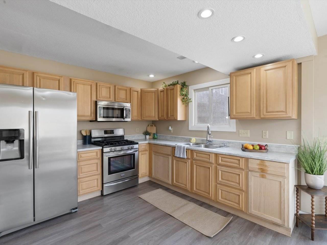 24784 Valley Drive, Pleasant Valley, IA 52767