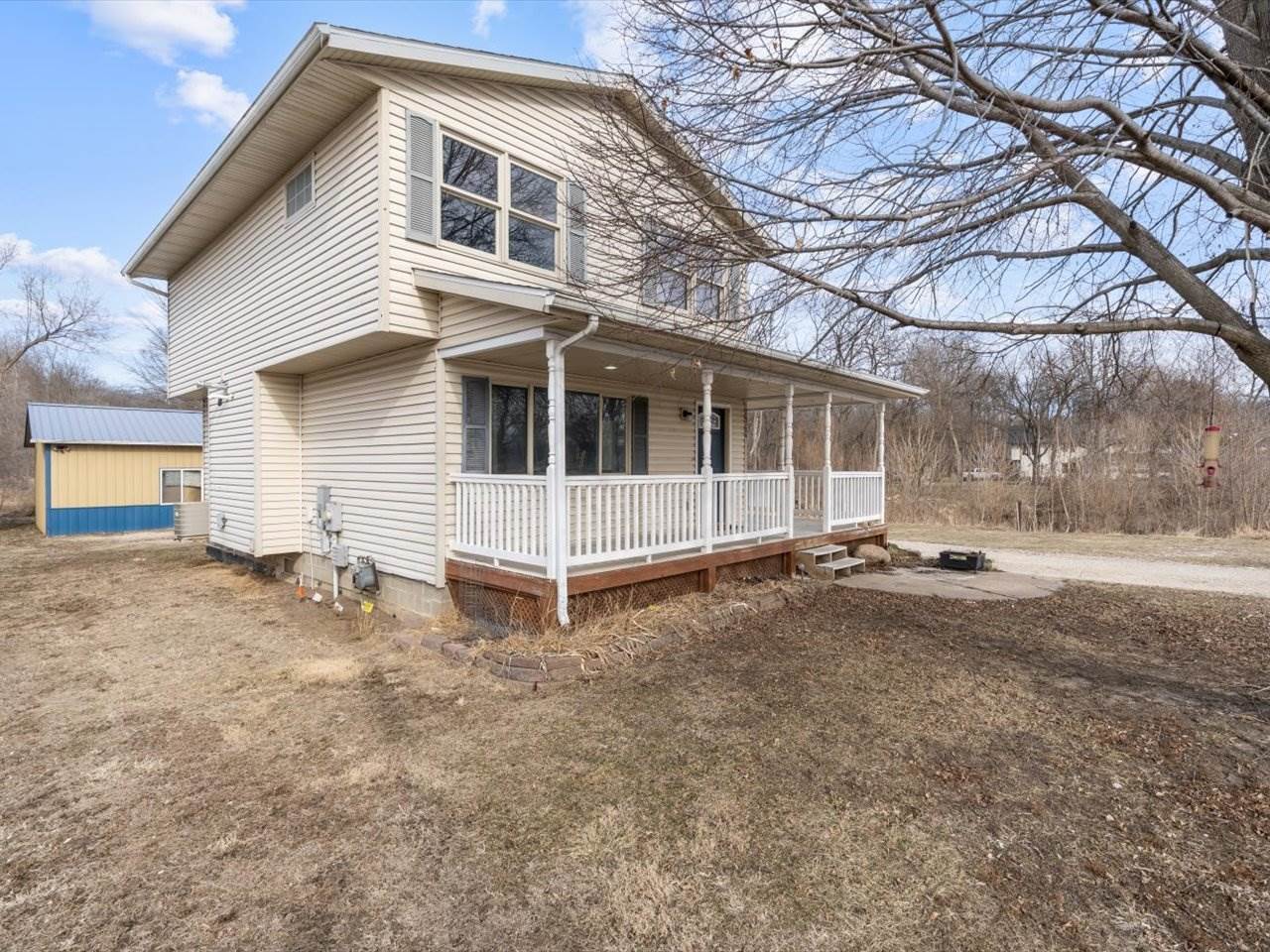 24784 Valley Drive, Pleasant Valley, IA 52767