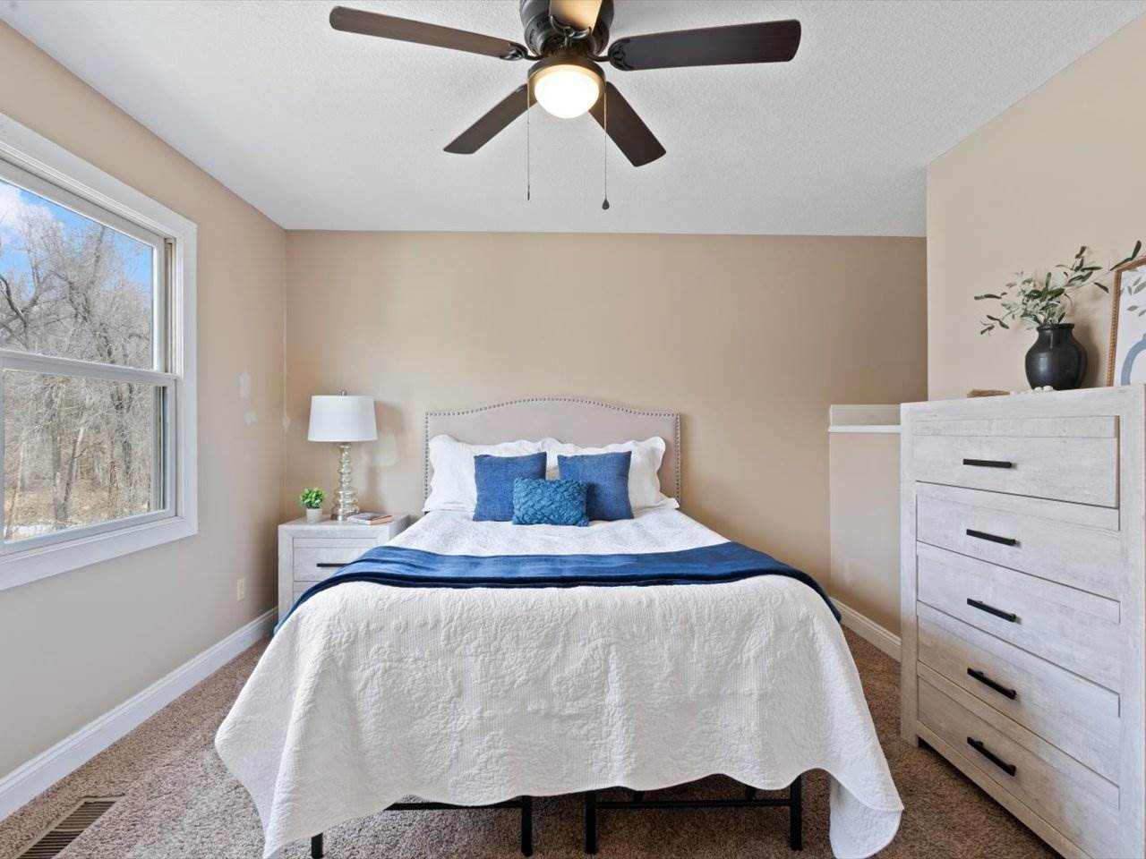 24784 Valley Drive, Pleasant Valley, IA 52767