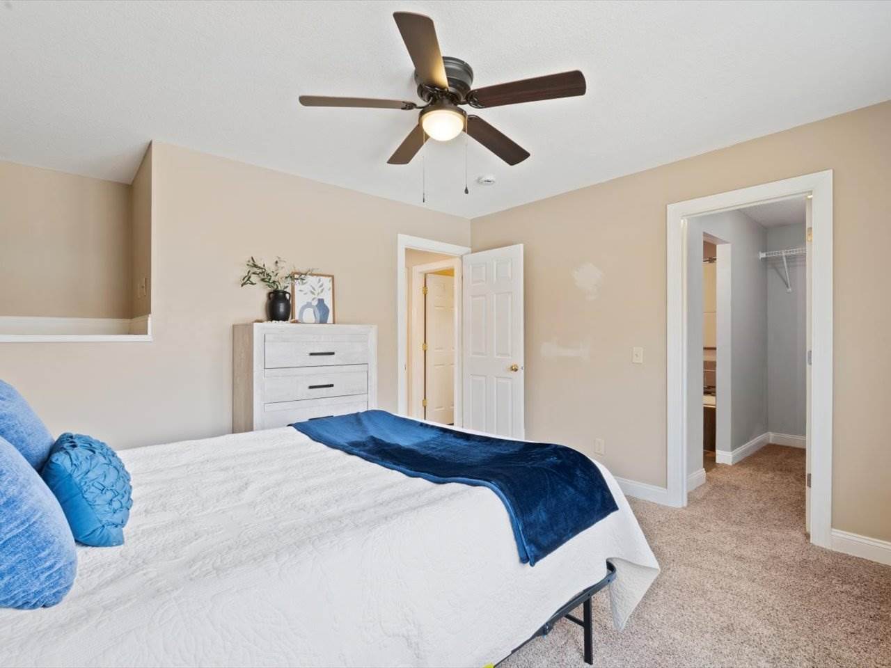 24784 Valley Drive, Pleasant Valley, IA 52767