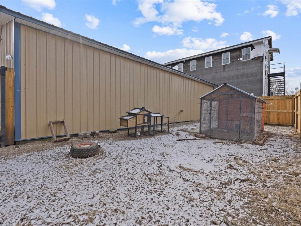 24784 Valley Drive, Pleasant Valley, IA 52767