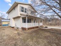 24784 Valley Drive, Pleasant Valley, IA 52767