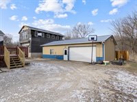 24784 Valley Drive, Pleasant Valley, IA 52767