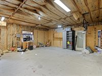 24784 Valley Drive, Pleasant Valley, IA 52767