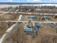 24784 Valley Drive, Pleasant Valley, IA 52767