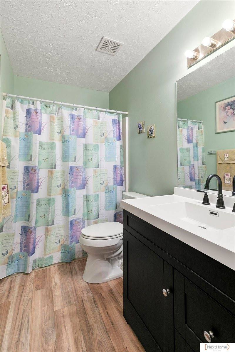 4215 South 40th Street, Lincoln, NE 68506