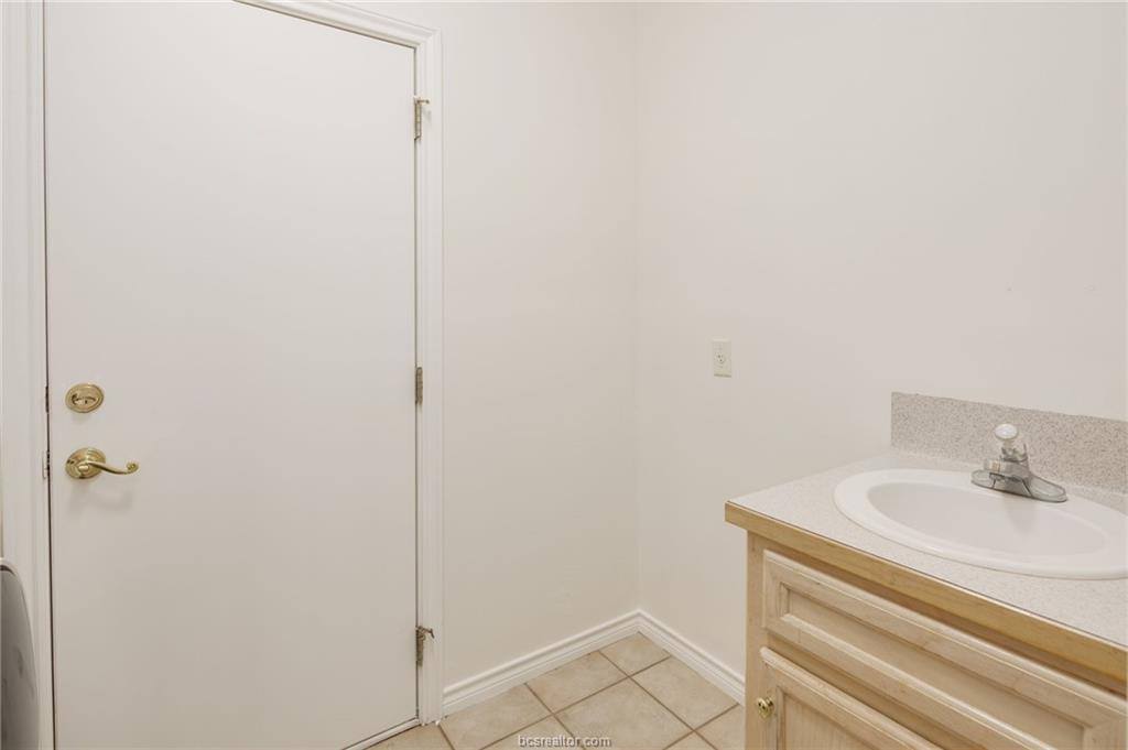 306 Augsburg Lane, College Station, TX 77845