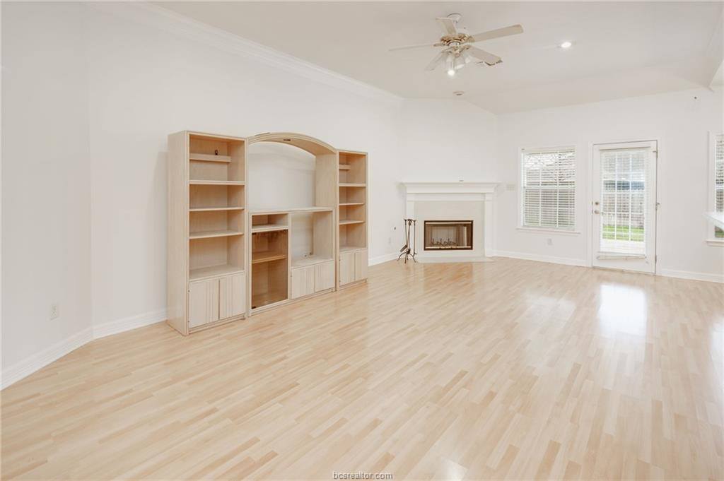 306 Augsburg Lane, College Station, TX 77845