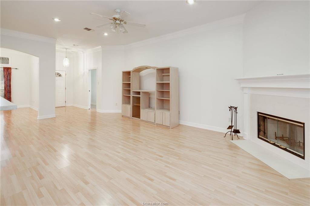 306 Augsburg Lane, College Station, TX 77845