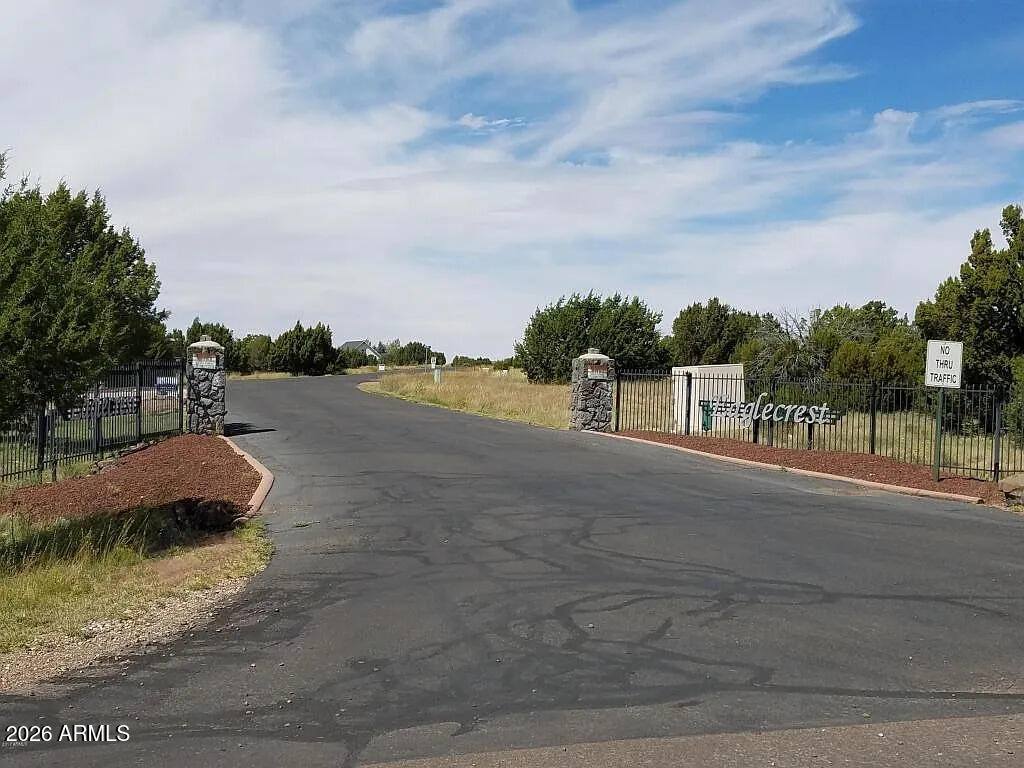 8388 Lake View Drive, #27, Show Low, AZ 85901