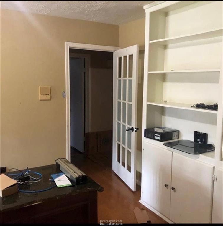 3700 Stillmeadow Drive, Bryan, TX 77802