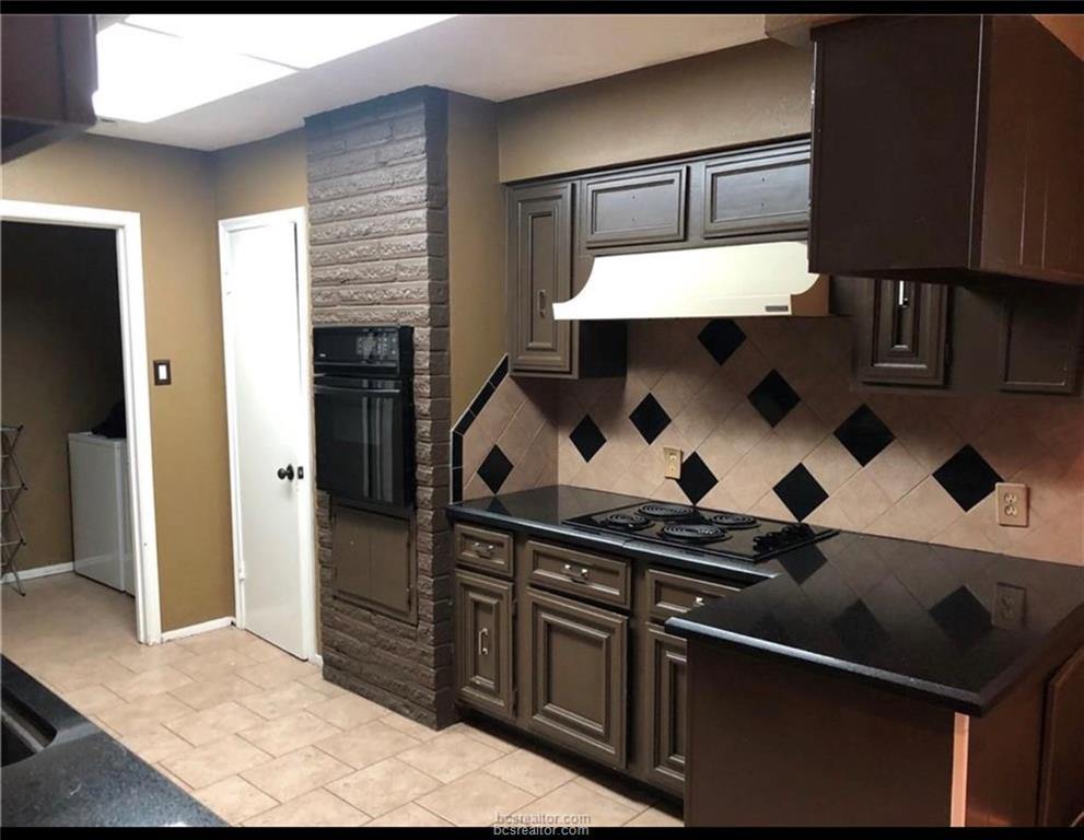 3700 Stillmeadow Drive, Bryan, TX 77802