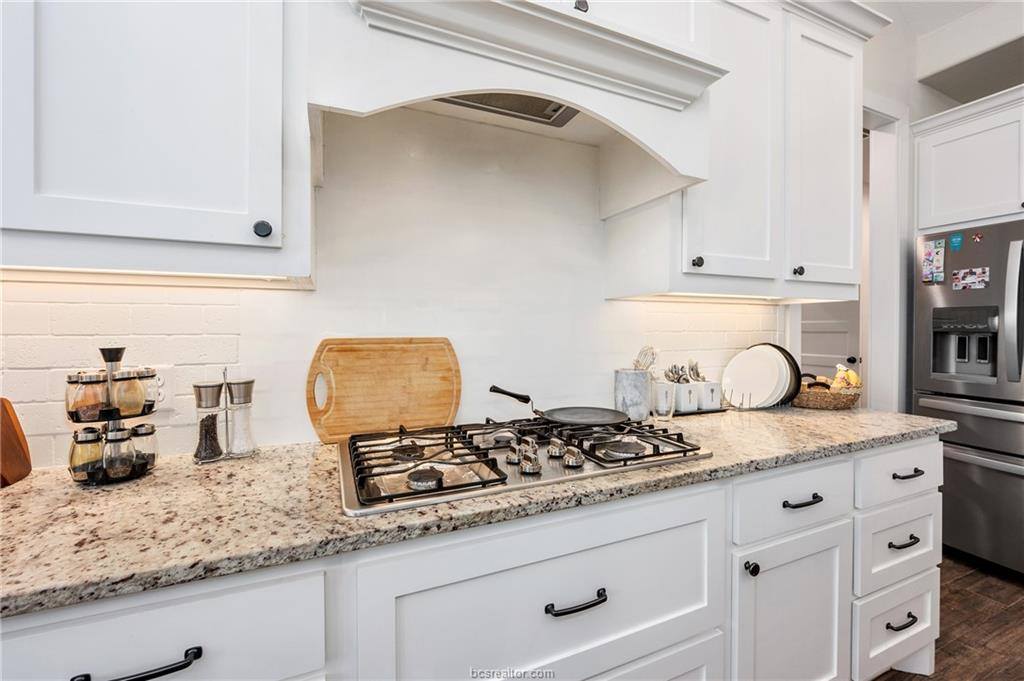 2715 Portland Avenue, College Station, TX 77845