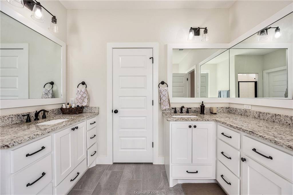 2715 Portland Avenue, College Station, TX 77845