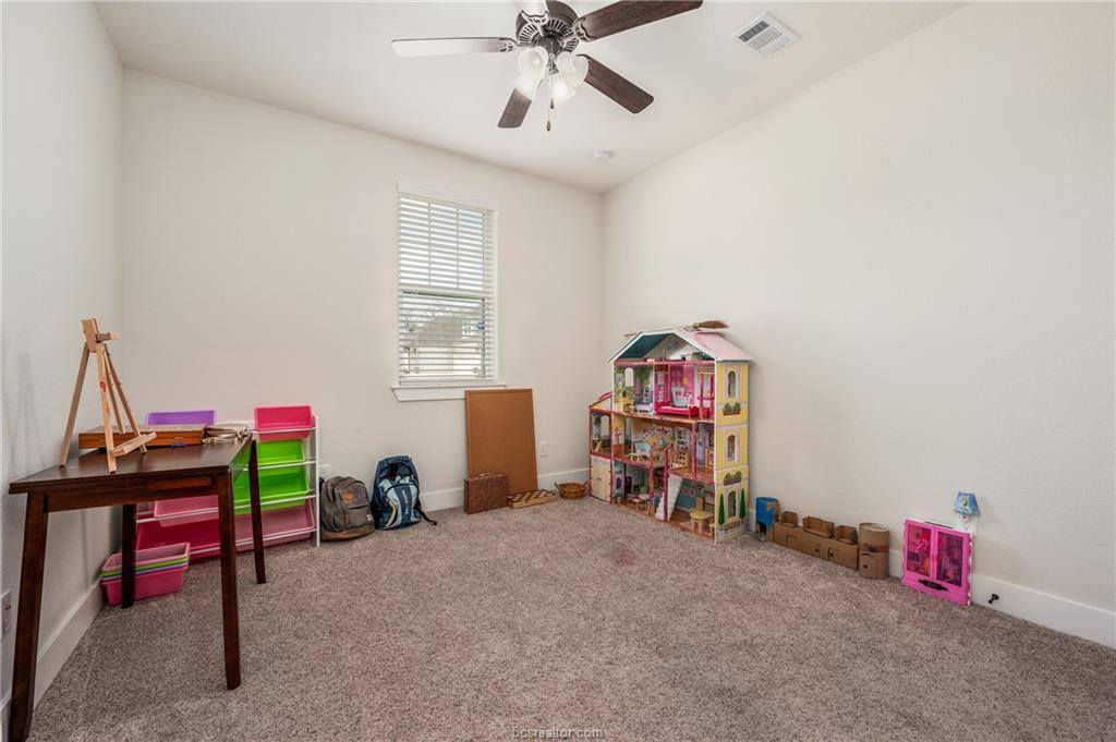 2715 Portland Avenue, College Station, TX 77845