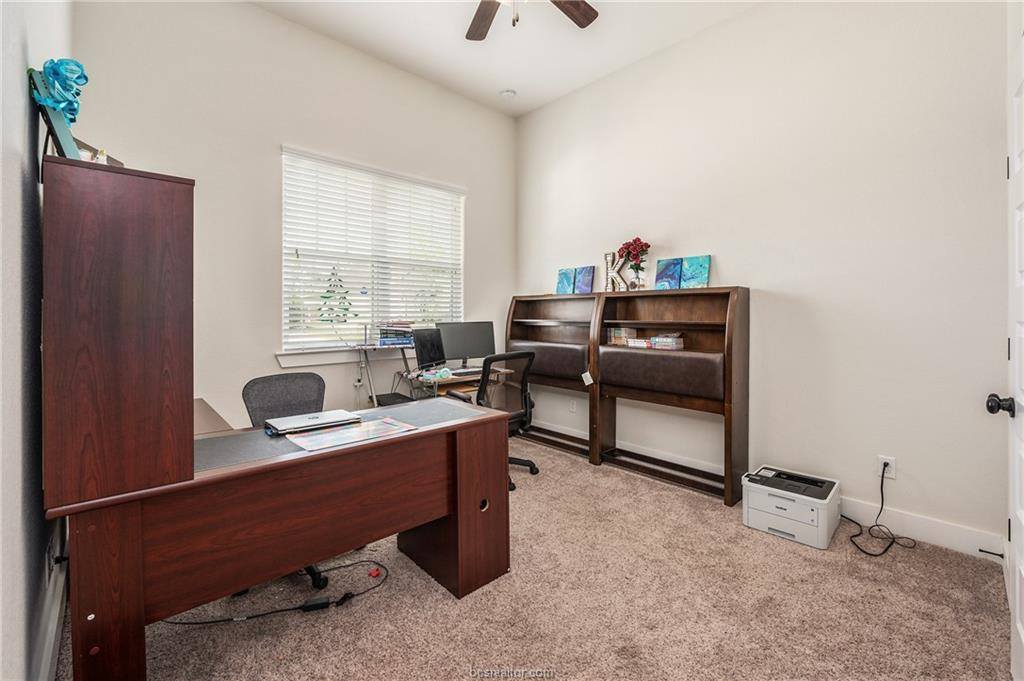 2715 Portland Avenue, College Station, TX 77845