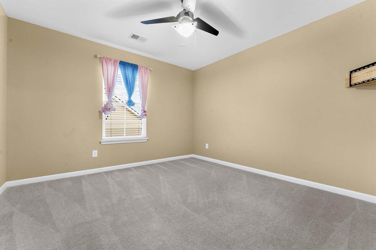 2206 Pimlico Drive, Ridgeville, SC 29472