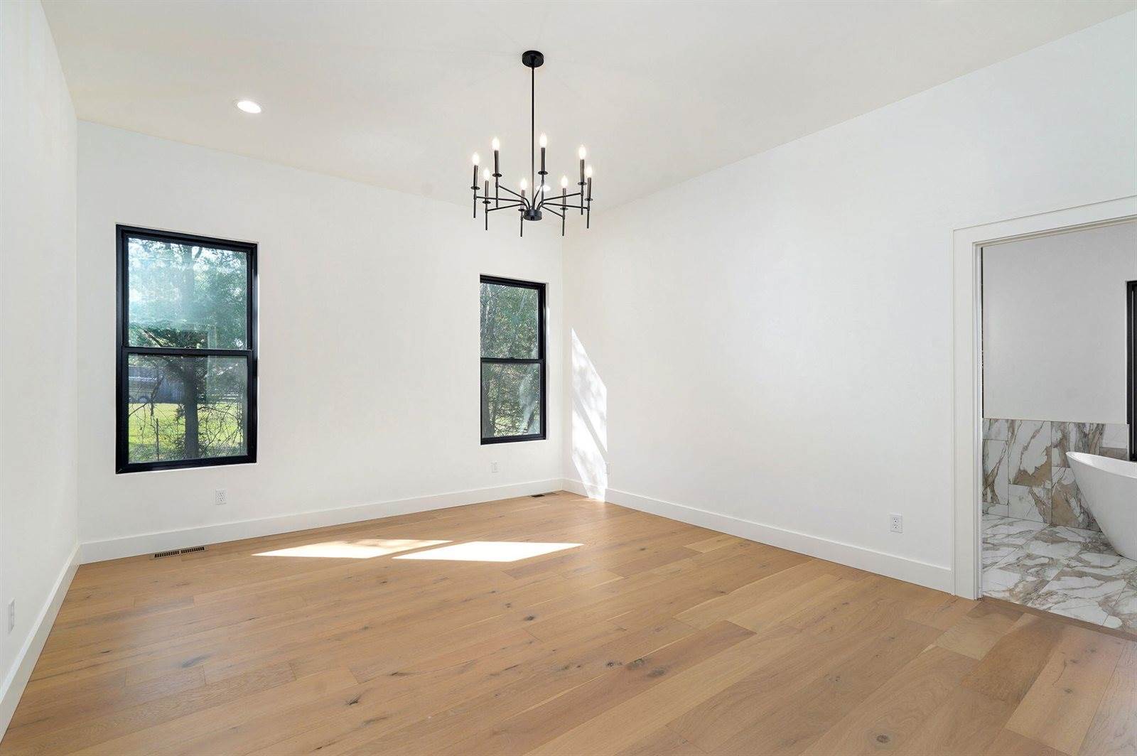 1702 East Cobblestone Drive, Ozark, MO 65721