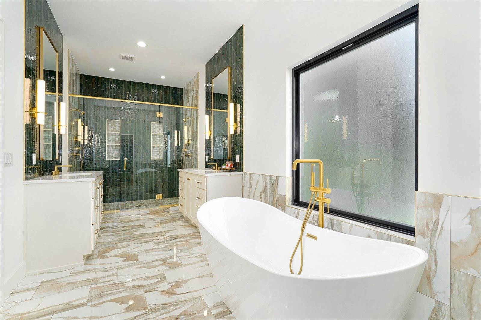 1702 East Cobblestone Drive, Ozark, MO 65721