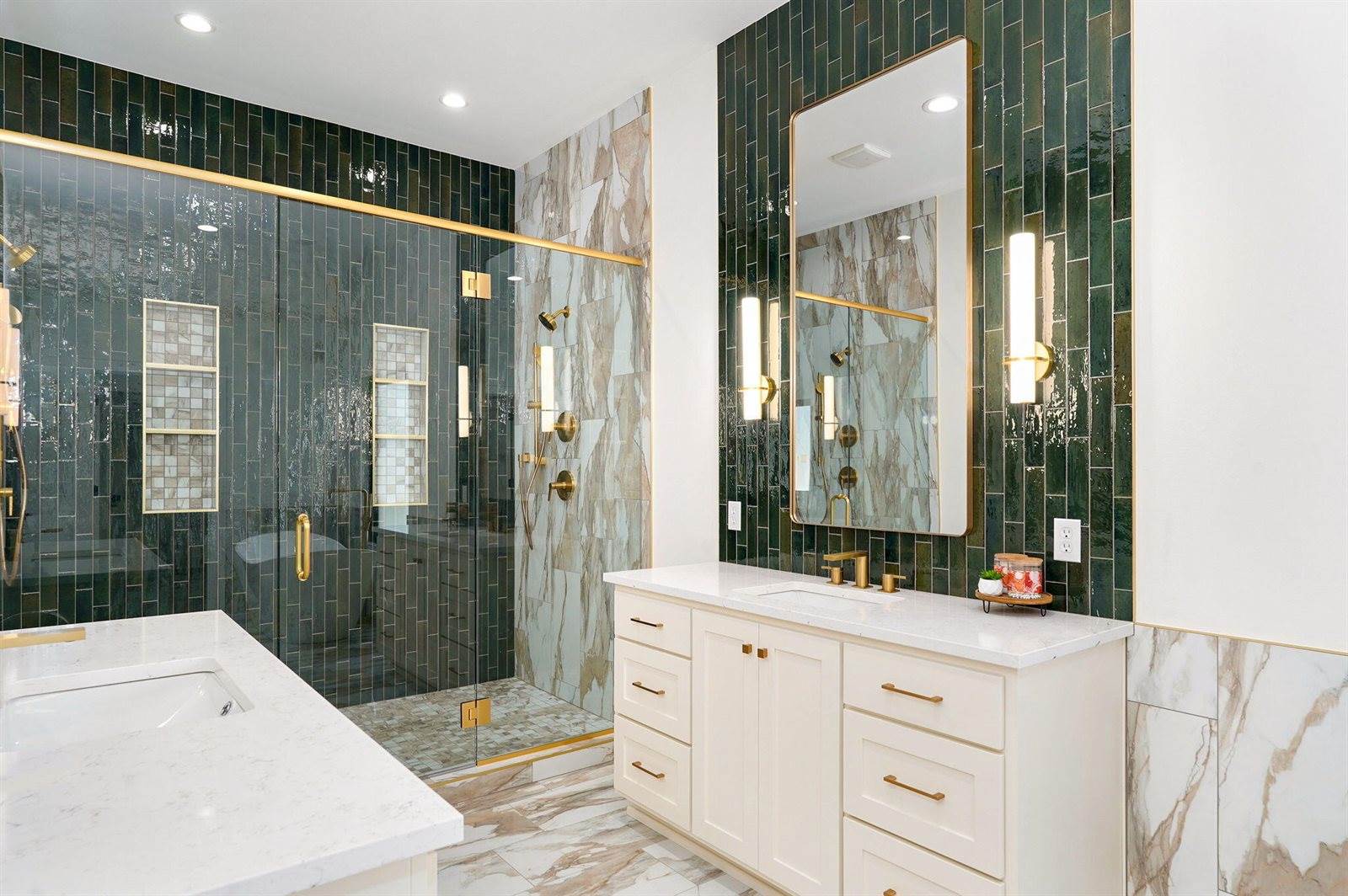 1702 East Cobblestone Drive, Ozark, MO 65721