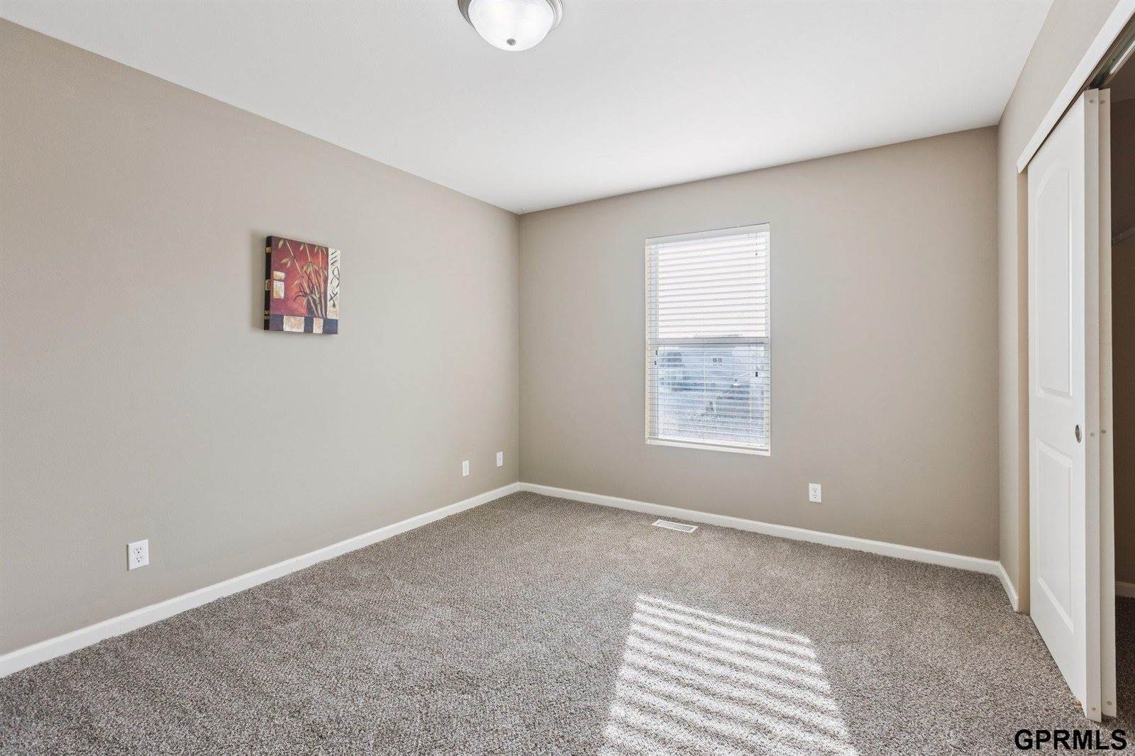 8721 Wyoming Street, Omaha, NE 68122