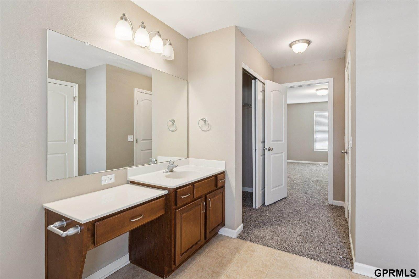 8721 Wyoming Street, Omaha, NE 68122