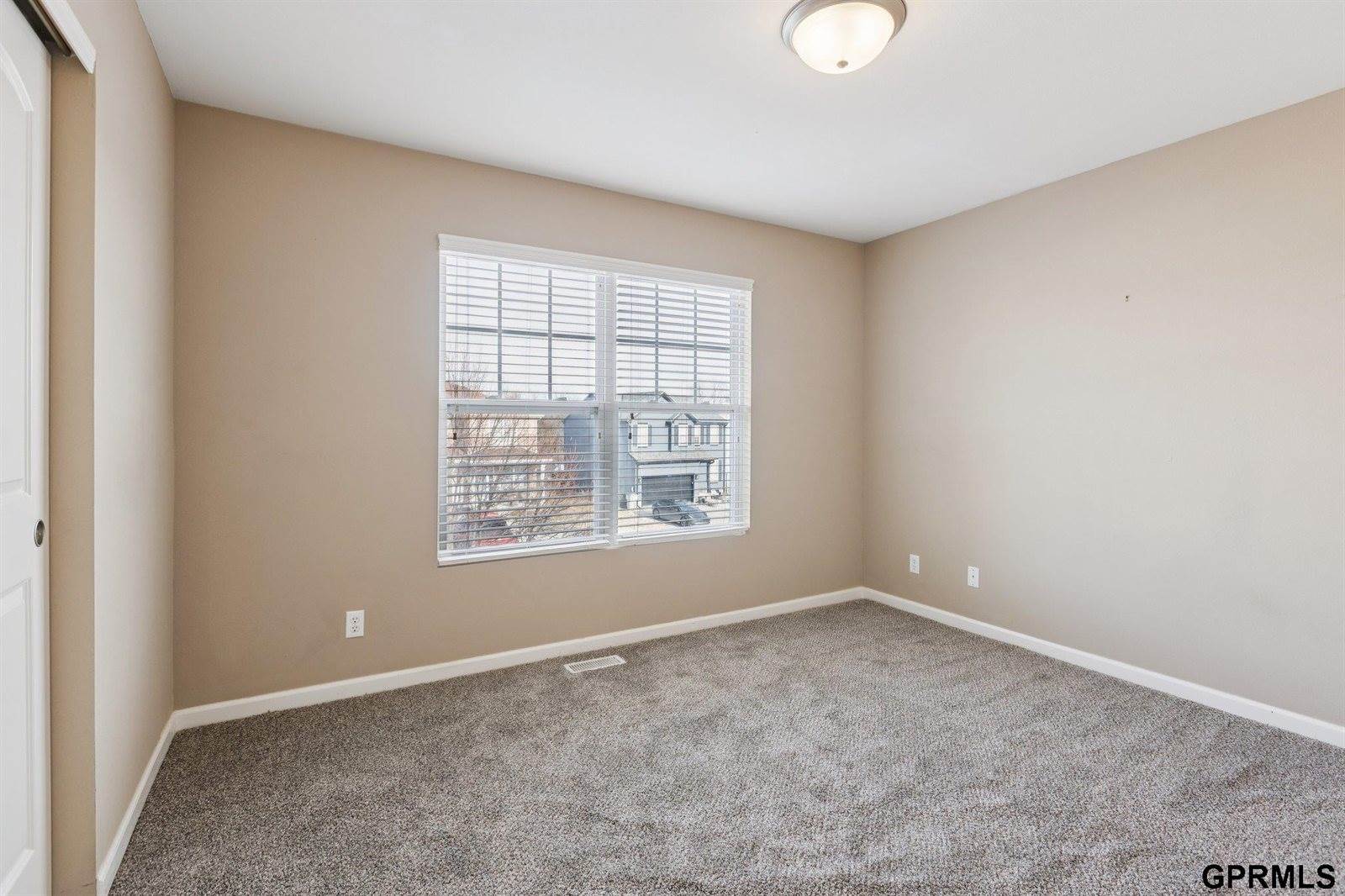 8721 Wyoming Street, Omaha, NE 68122