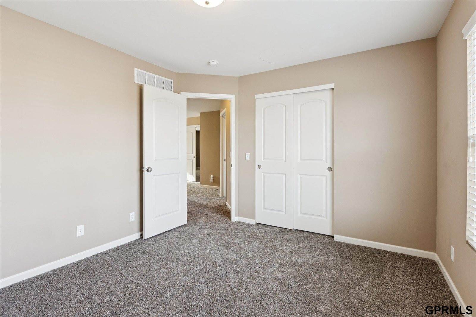 8721 Wyoming Street, Omaha, NE 68122