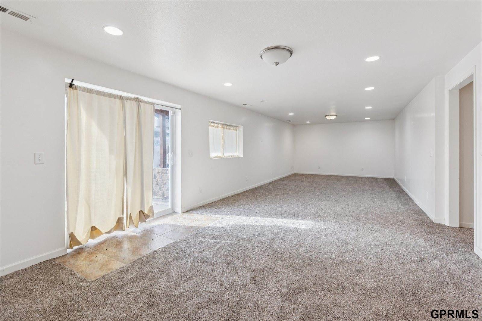 8721 Wyoming Street, Omaha, NE 68122