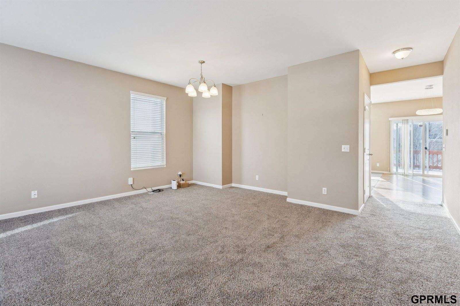 8721 Wyoming Street, Omaha, NE 68122