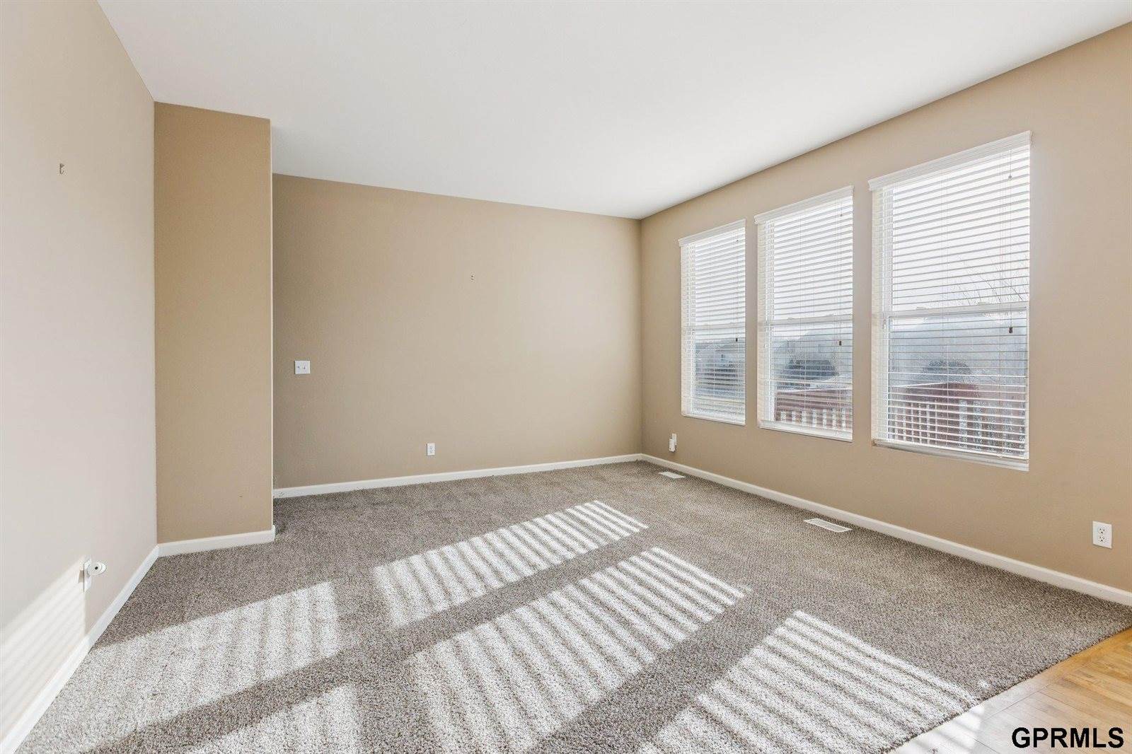 8721 Wyoming Street, Omaha, NE 68122