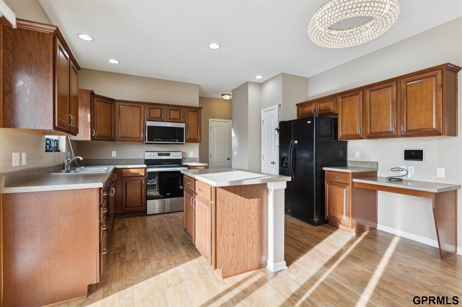 8721 Wyoming Street, Omaha, NE 68122