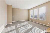 8721 Wyoming Street, Omaha, NE 68122