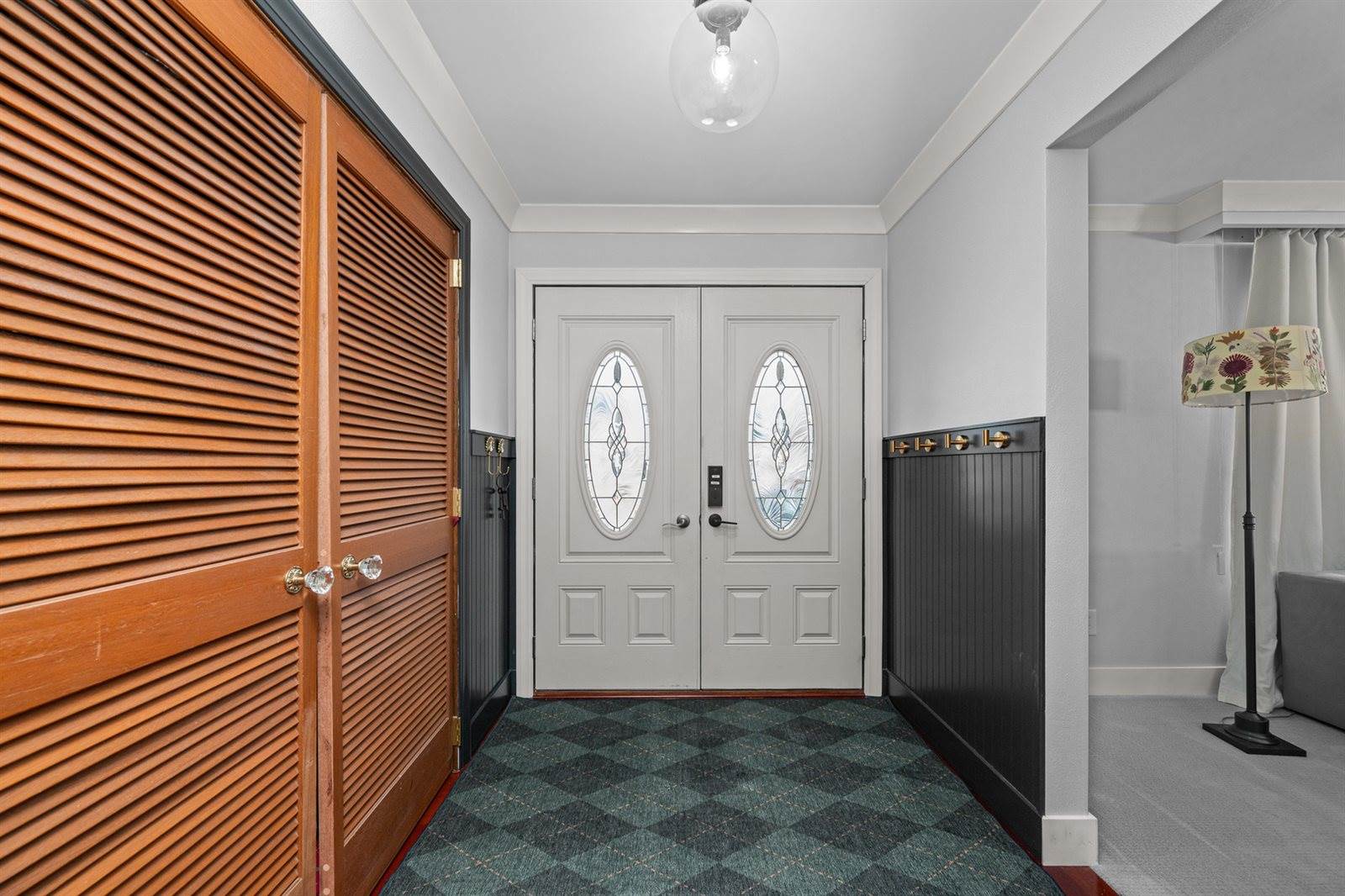 4074 4th street B, East Moline, IL 61244