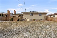 4074 4th street B, East Moline, IL 61244
