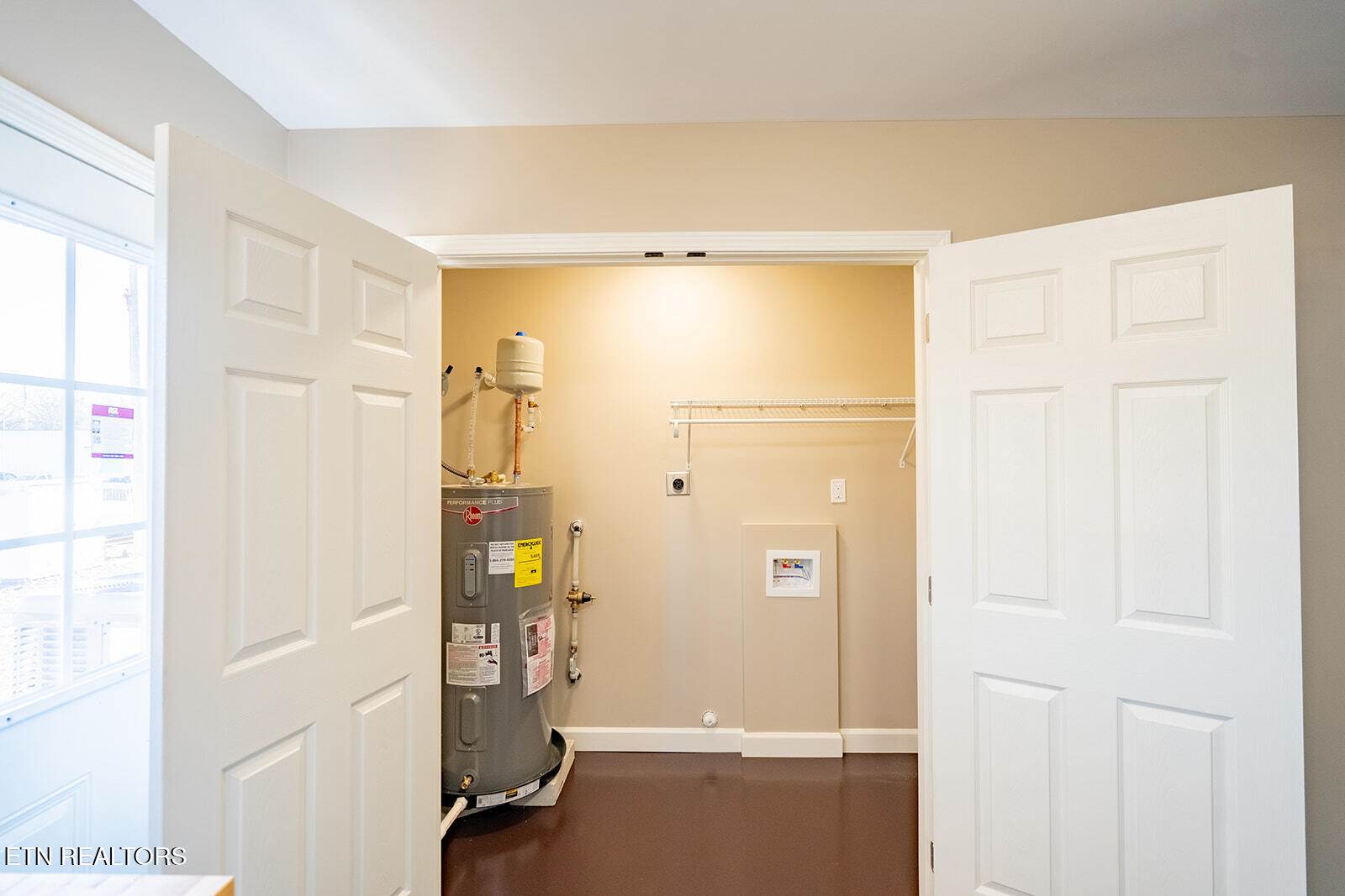 106 East Maire Ave, Clinton, TN 37716