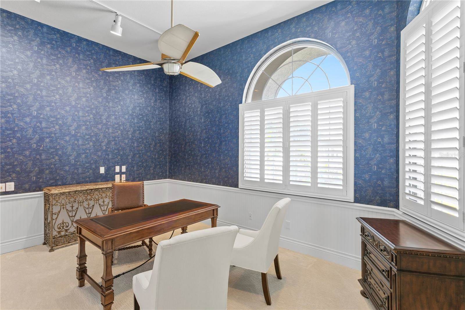 6103 Pasadena Point Boulevard South, Gulfport, FL 33707